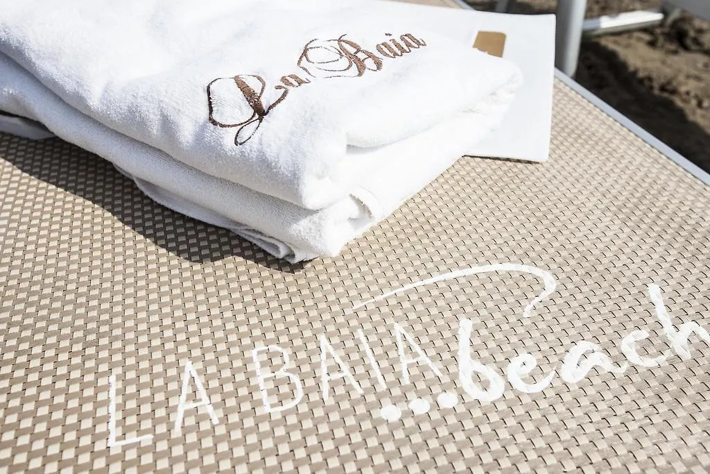 ***  Hotel La Baia 디아노마리나 이탈리아
