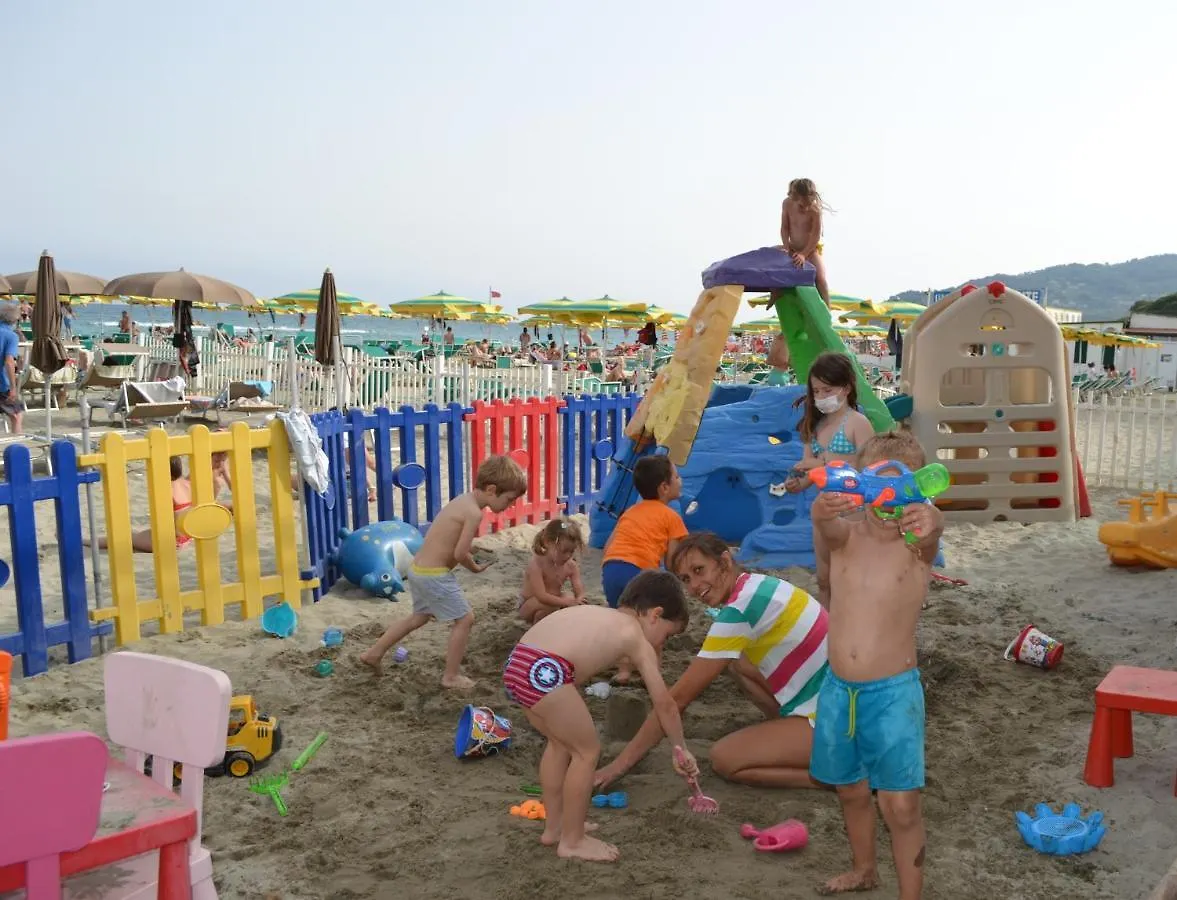 Hotel La Baia 디아노마리나 이탈리아