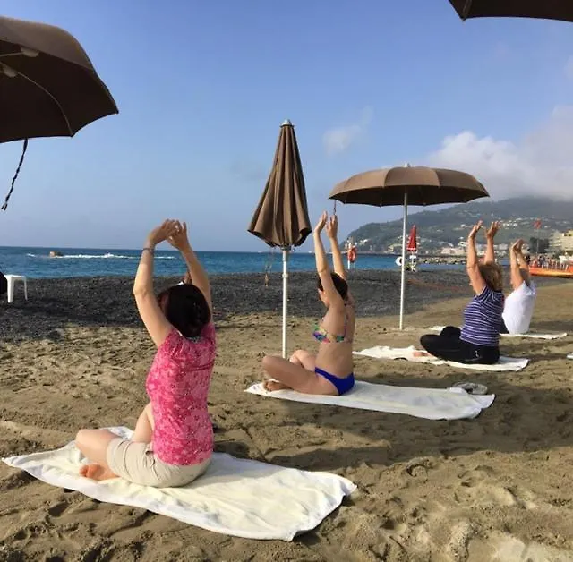 ***  Hotel La Baia 디아노마리나 이탈리아