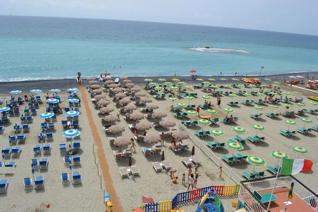 Hotel La Baia 디아노마리나