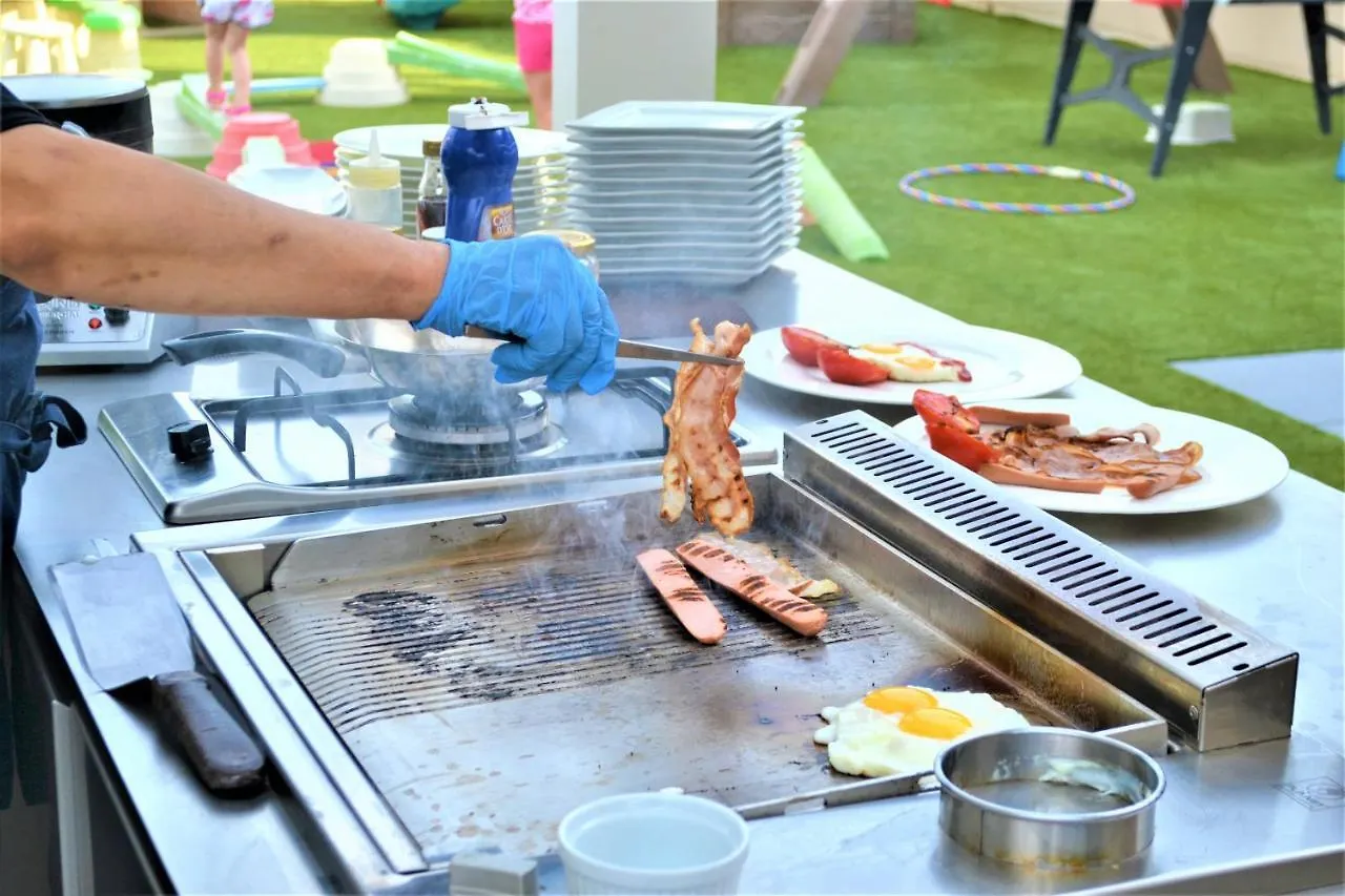 Hotel La Baia 디아노마리나