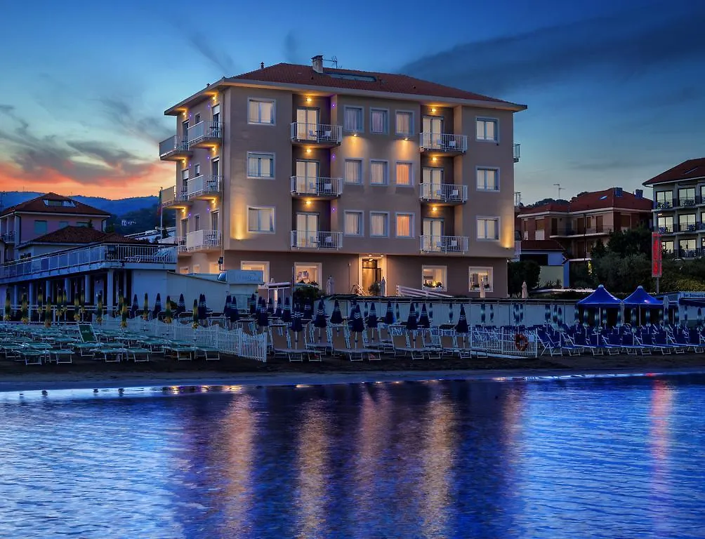 Hotel La Baia 디아노마리나