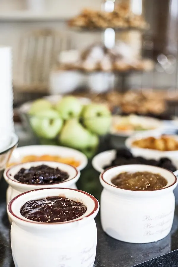 ***  Hotel La Baia 디아노마리나 이탈리아