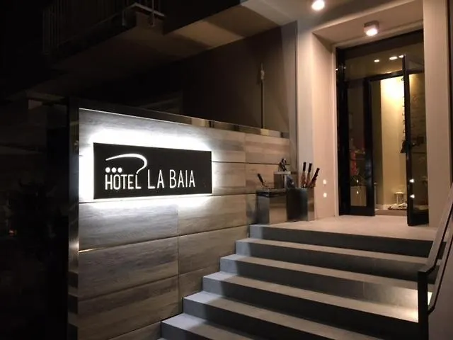Hotel La Baia 디아노마리나 3*,