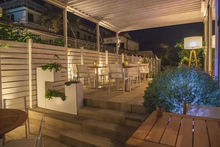 Hotel La Baia 디아노마리나